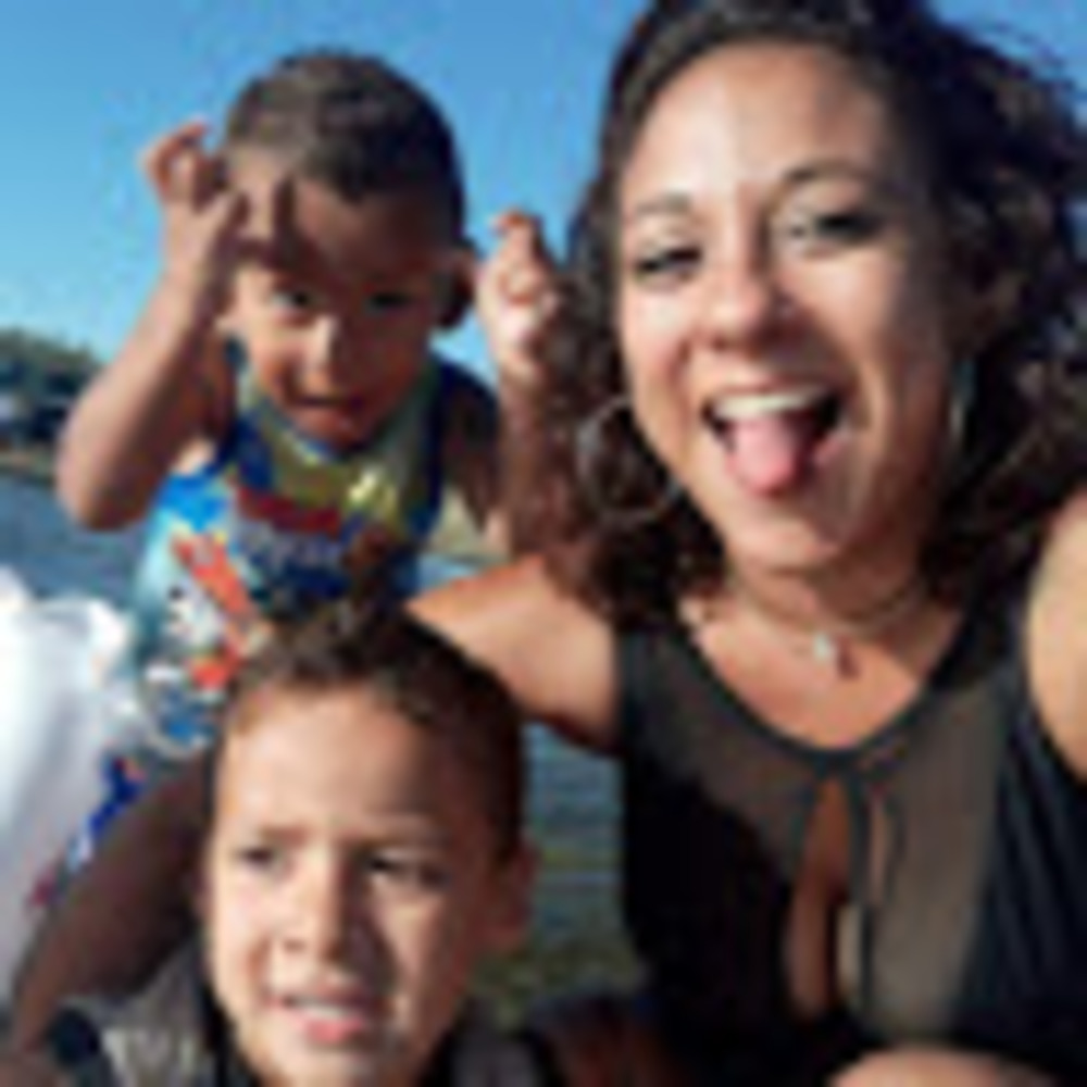 Meet your Posher, Gloria